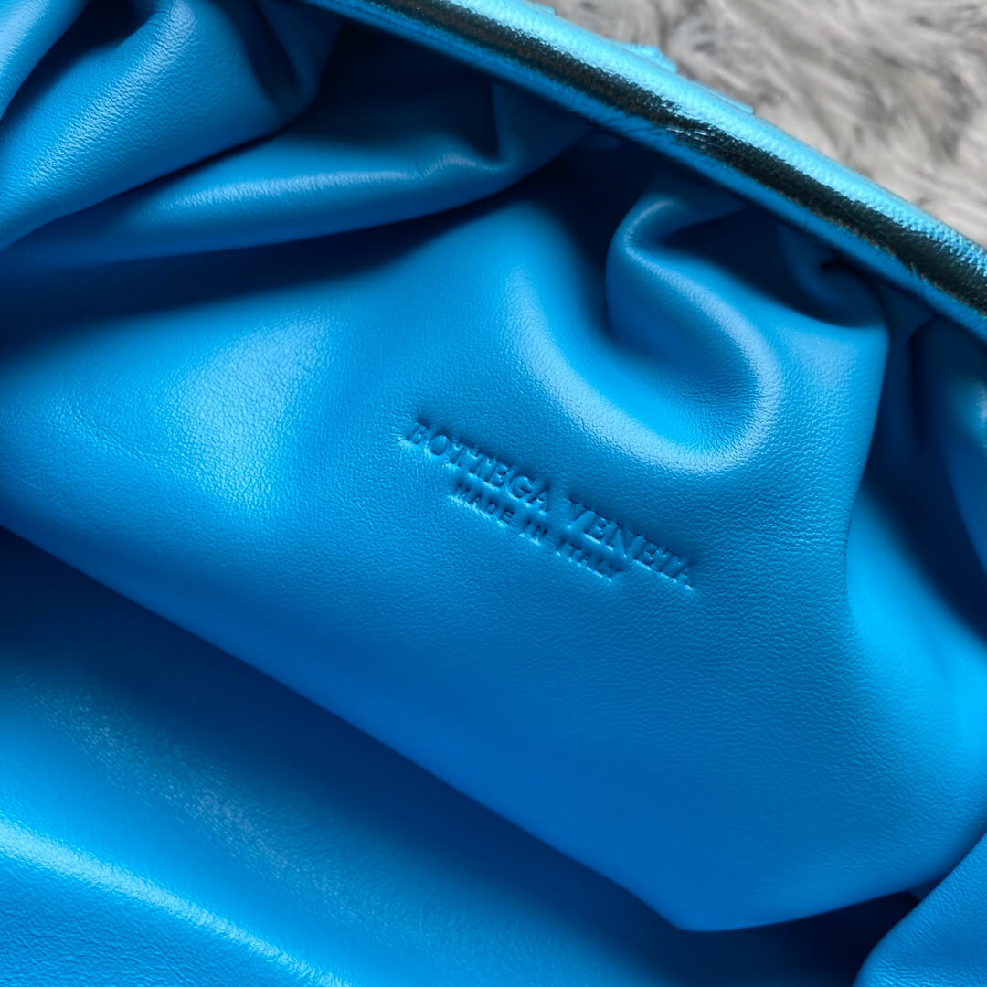 Bottega Veneta The Pouch In Blue Metallic Leather 576227