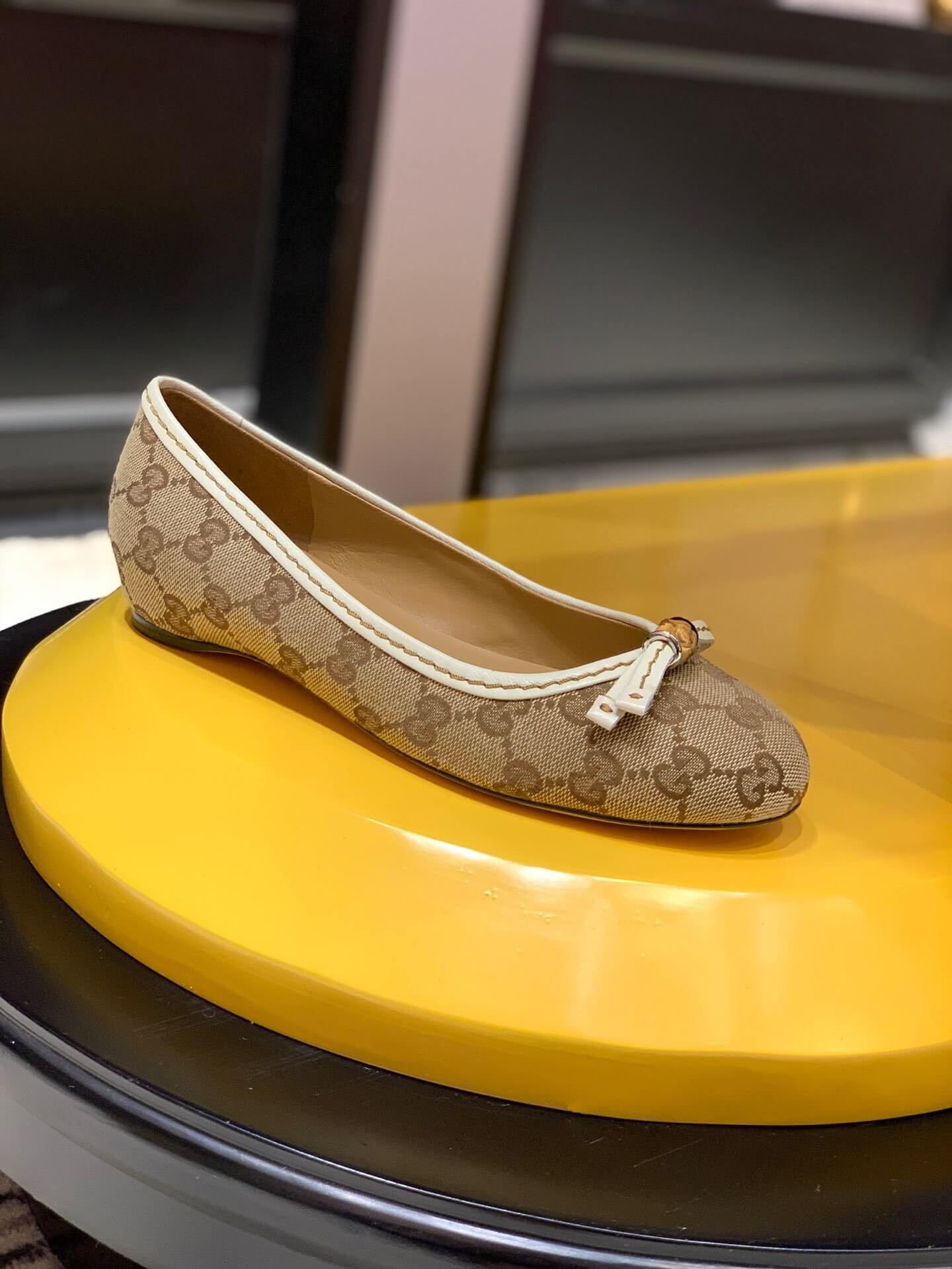 Gucci Canvas Ballerinas 423167 Apricot