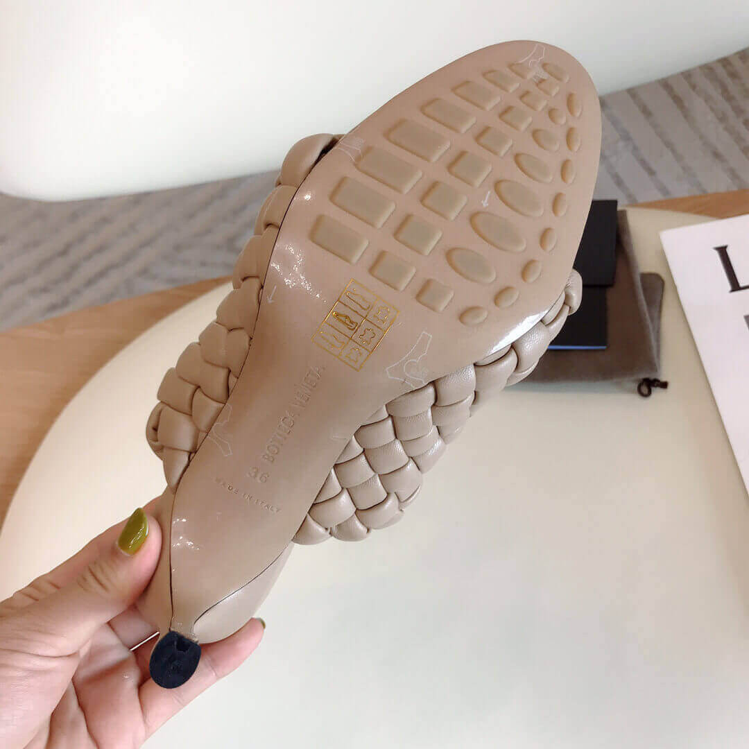 Bottega Veneta BV Curve Sandals 621340 Tapioca