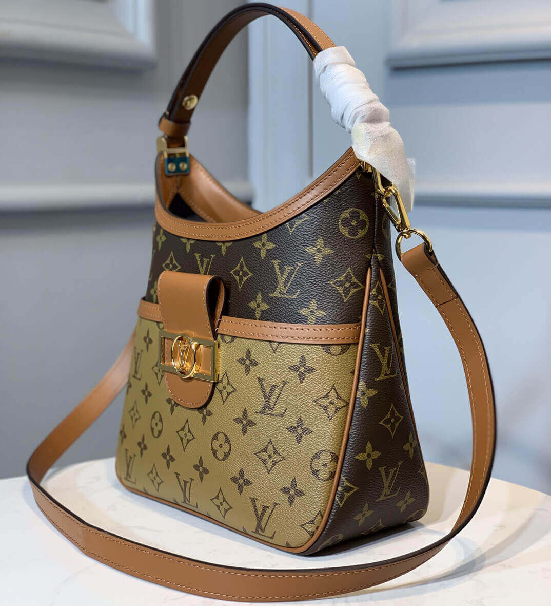 Louis Vuitton Hobo Dauphine PM M45194