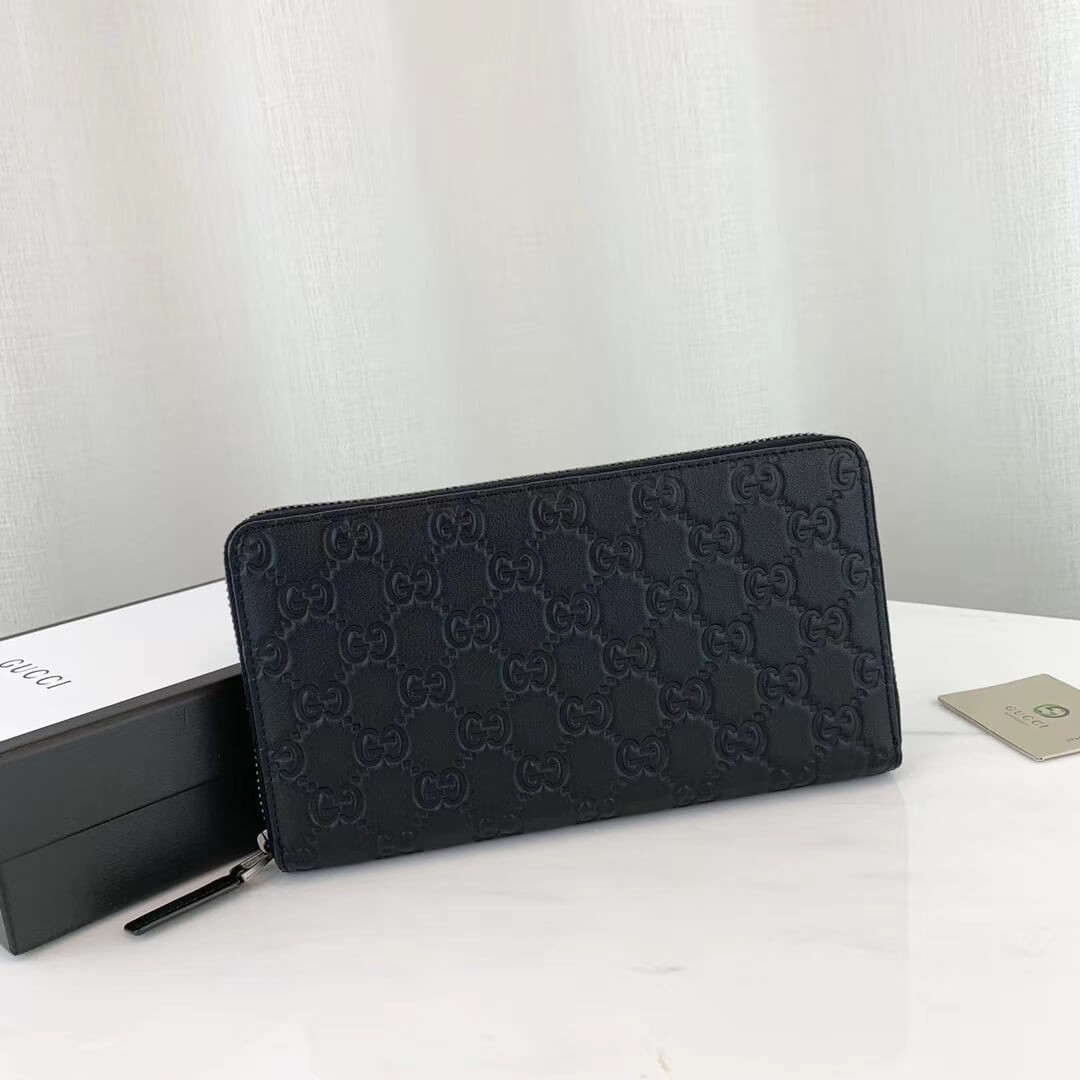 Gucci Signature Large Zip Around Wallet 447609