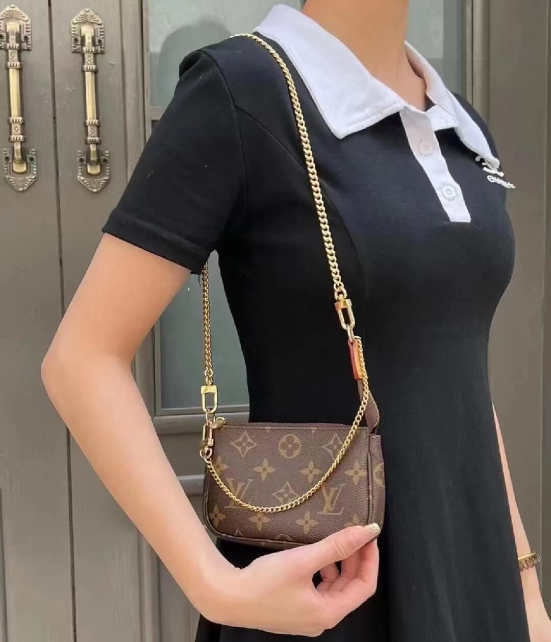 Louis Vuitton Monogram Canvas Mini Pochette Accessoires On Chain M82510