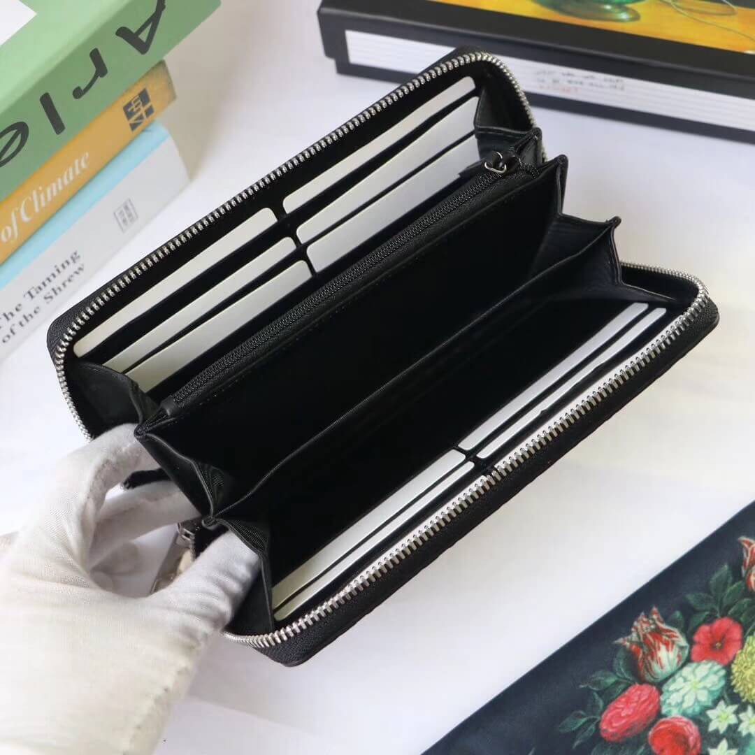 Gucci Signature Zip Around Wallet 473928