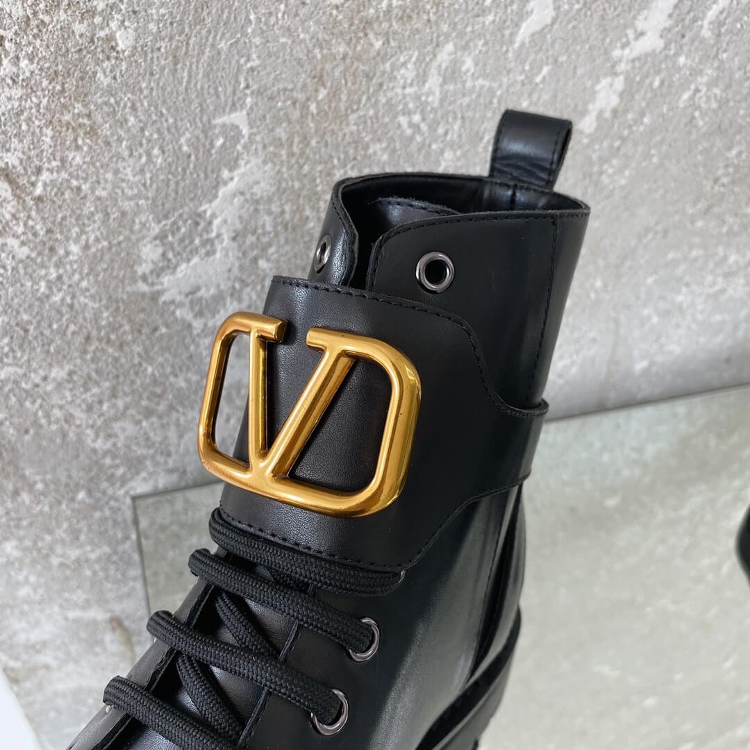 Valentino Garavani Go Logo Ankle Boots N91