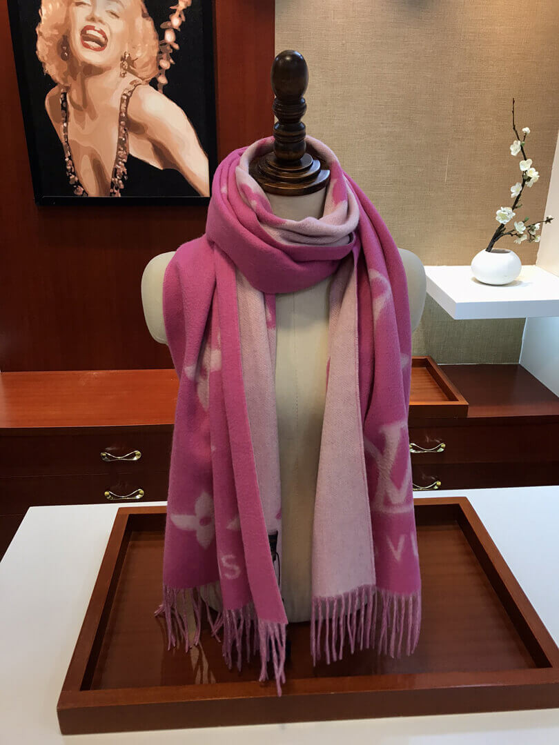 Louis Vuitton Reykjavik Scarf M76067