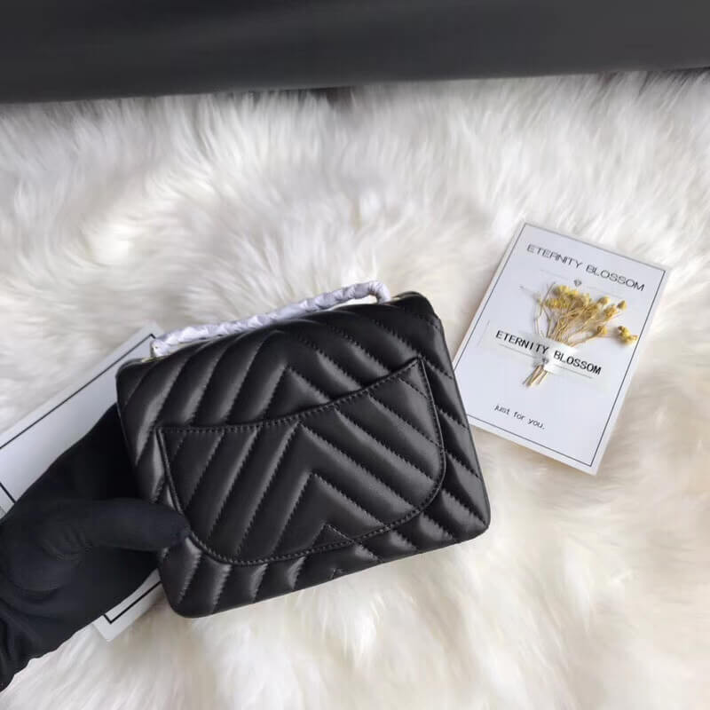 Chanel Chevron Lambskin 17cm Classic Flap Bag 1115