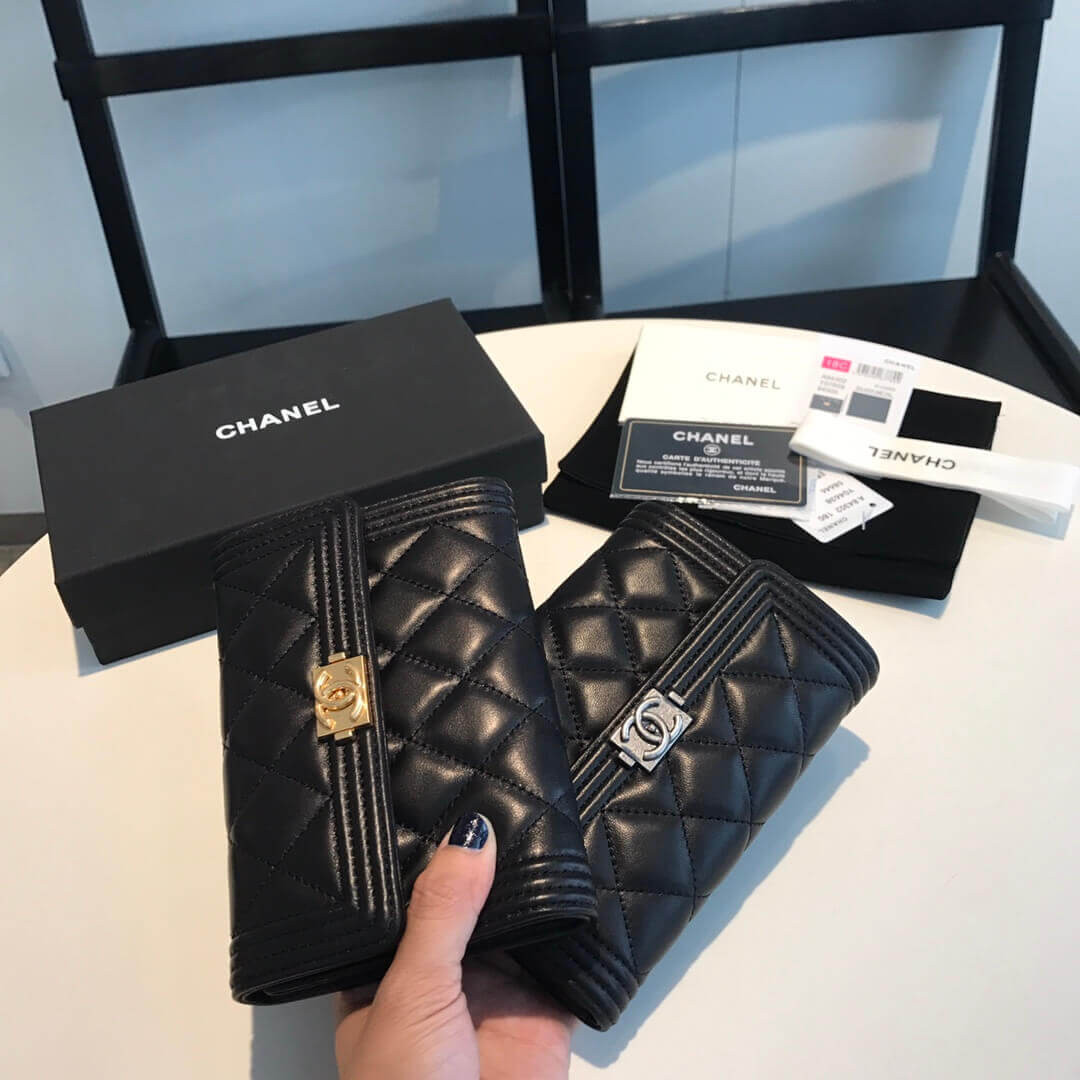 Chanel Lambskin Boy Flap Wallet A84302