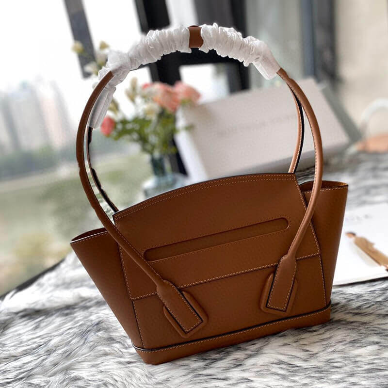 Bottega Veneta Small Arco In Smooth Calfskin 580725