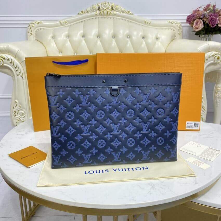 Louis Vuitton Discovery Pochette GM M80425