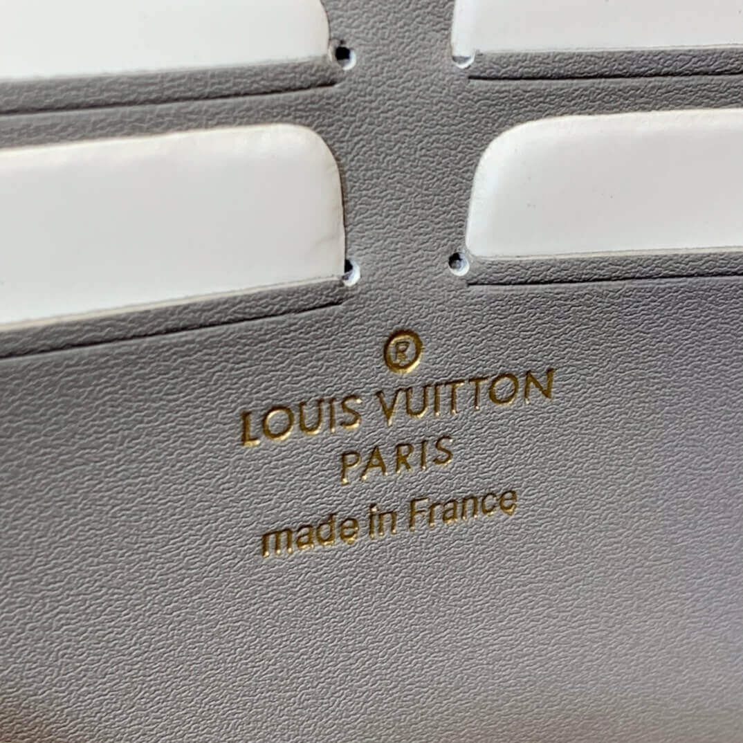 Louis Vuitton Monogram Vernis Leather Zippy Wallet M60017