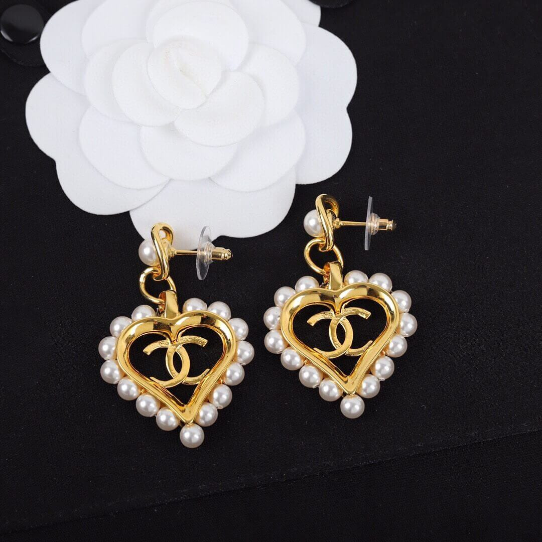 Chanel Pearl Heart CC Drop Earrings 481991