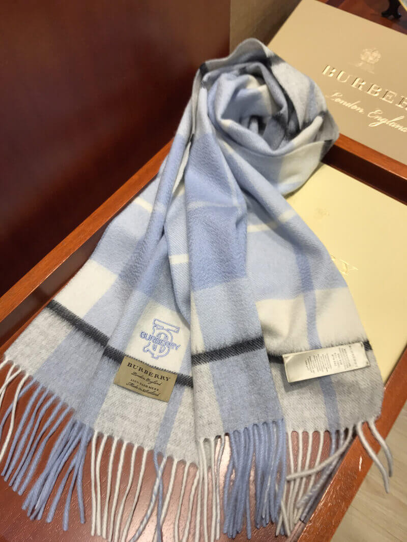 Burberry Unisex Check Wool Scarf 2402