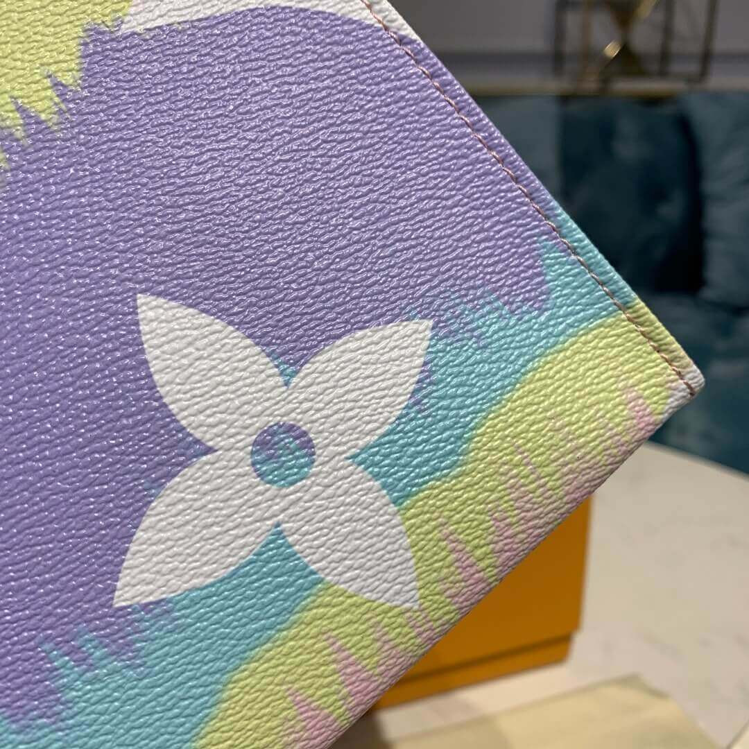 LV Escale Poche Toilette 26 M69136 M69137