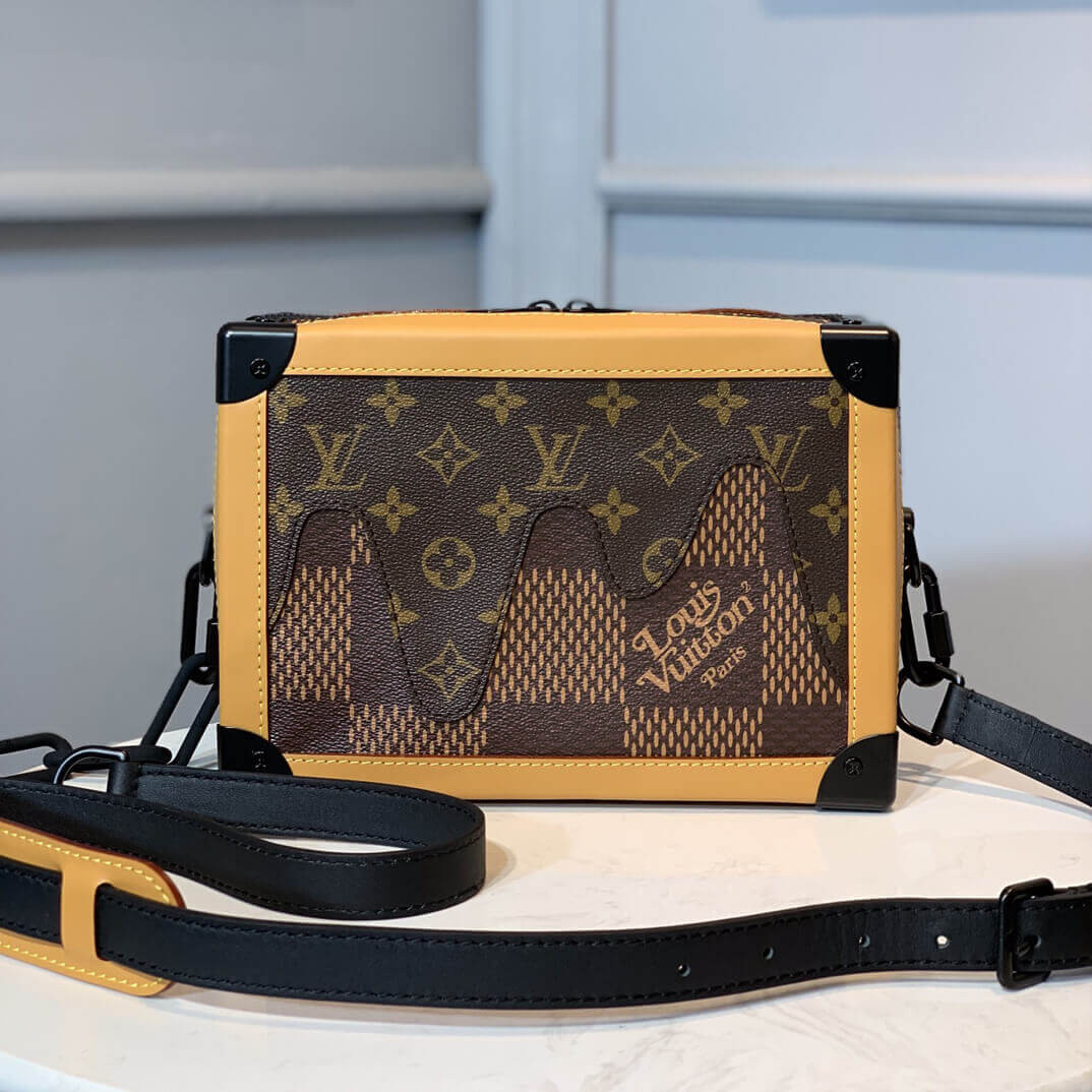 Louis Vuitton Soft Trunk M40381