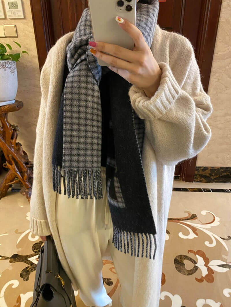 Fendi Grey Wool And Cashmere Scarf FXT334