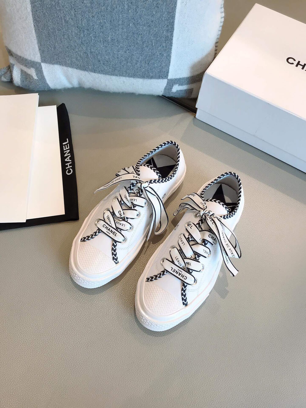 Chanel X Converse Small Fragrant Grid Ling Lace Canvas Shoes