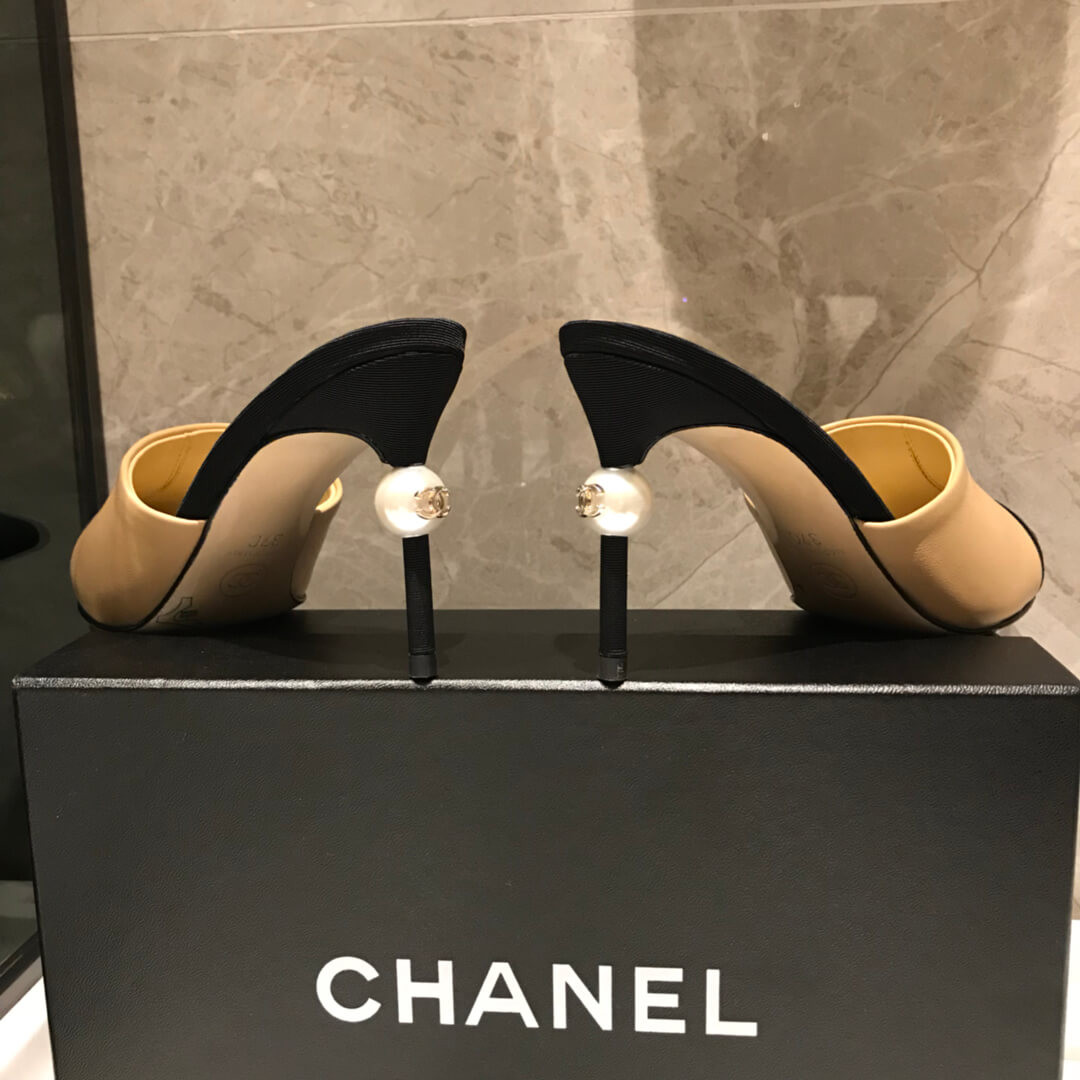 Chanel Pearl Mules G383421