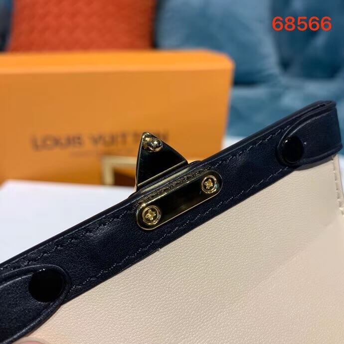 Louis Vuitton Essential Trunk M68566
