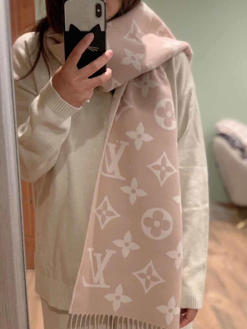 Louis Vuitton Simply LV Scarf M76966