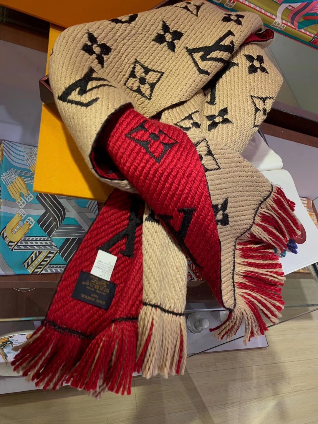 Louis Vuitton Logo Duo Scarf M73886