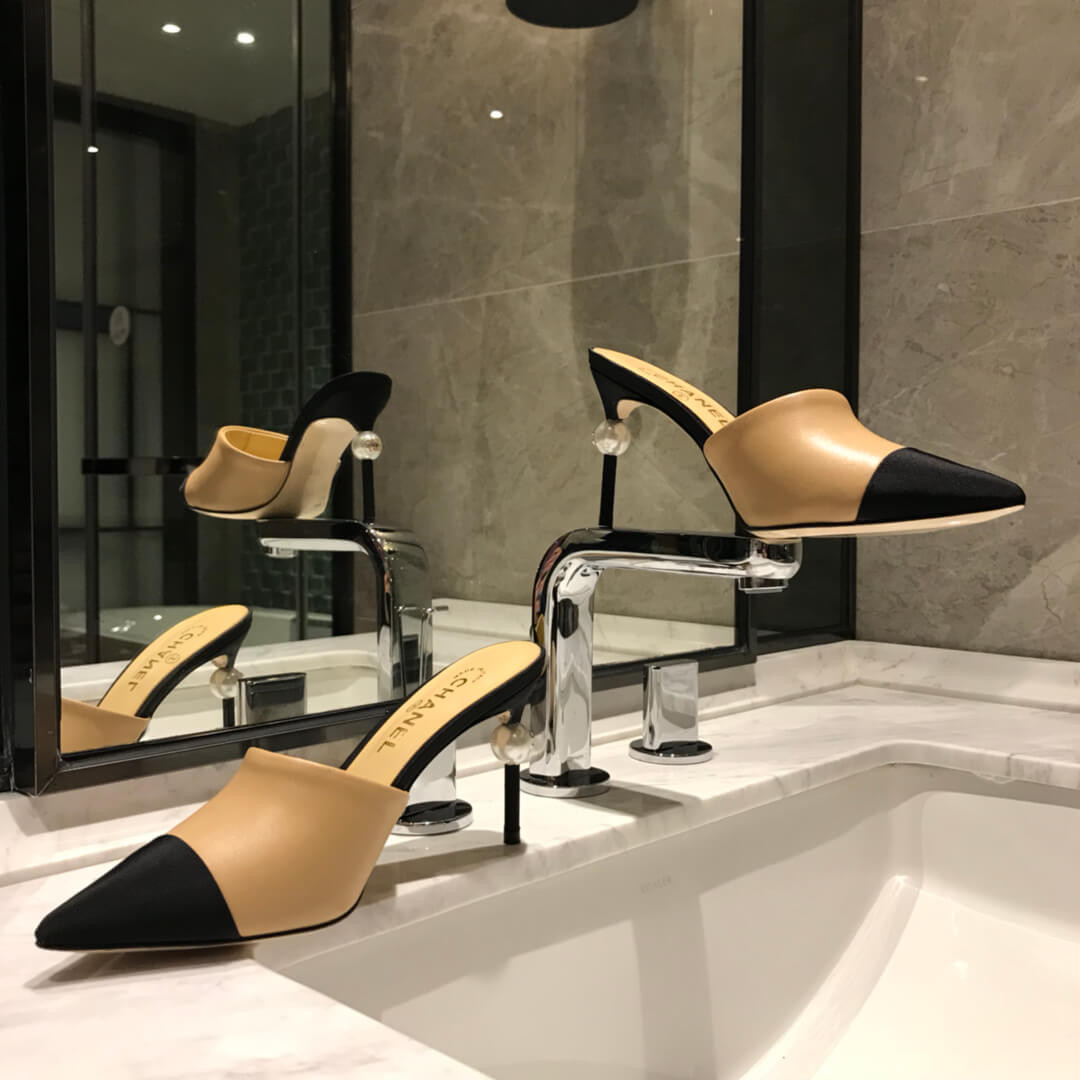 Chanel Pearl Mules G383421