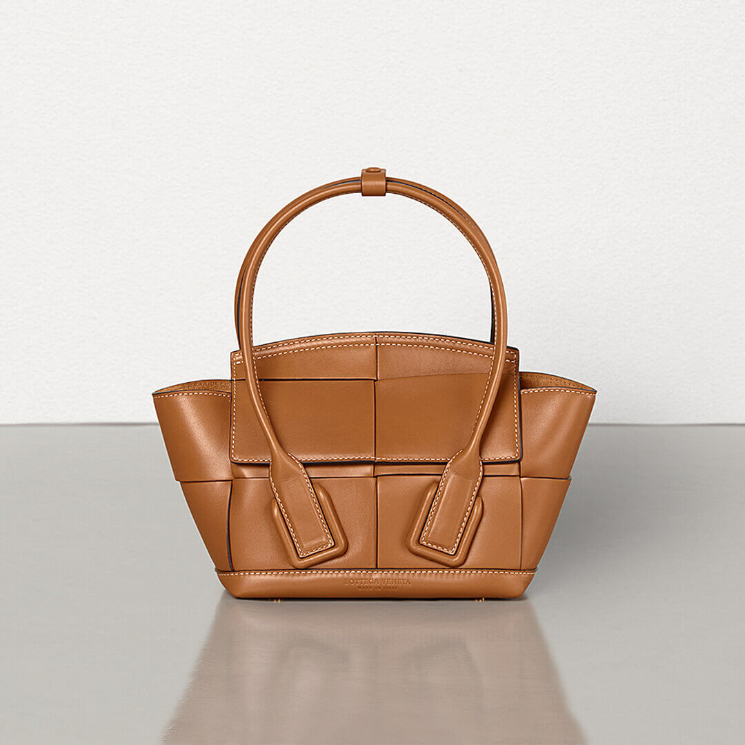 Bottega Veneta Mini Arco In Smooth Calfskin 600606