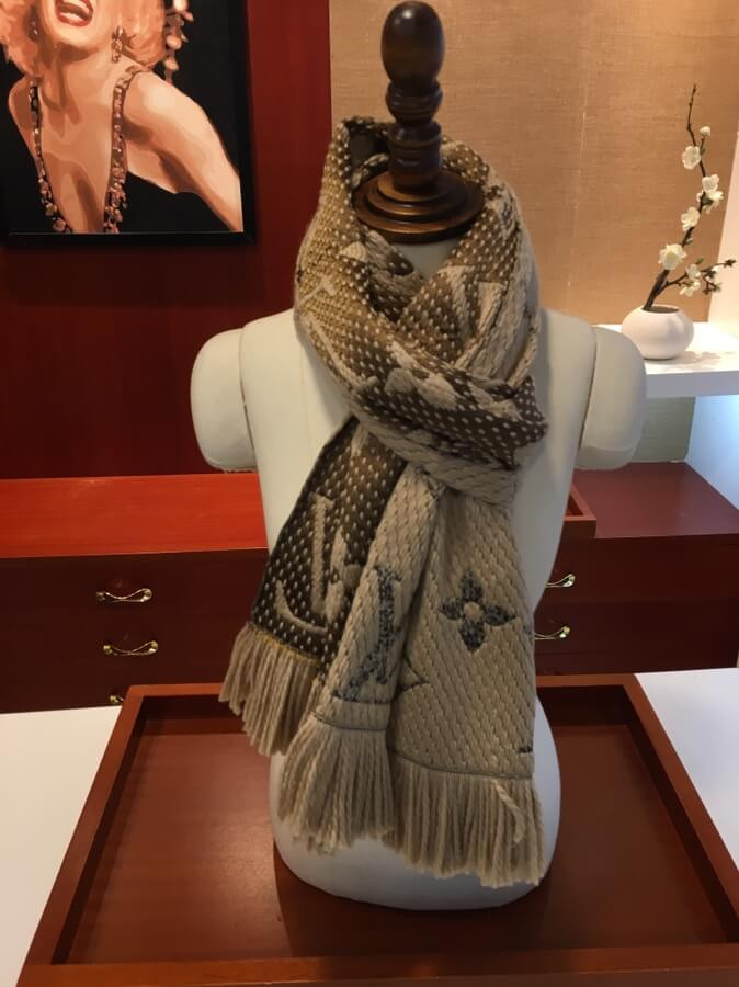 Louis Vuitton Monogram Giant Jungle Logomania Scarf M75884