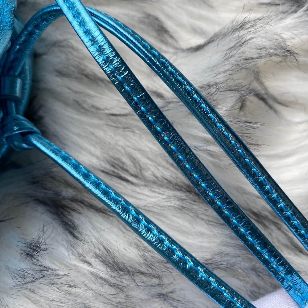 Bottega Veneta The Pouch 20 In Blue Metallic Leather 570927