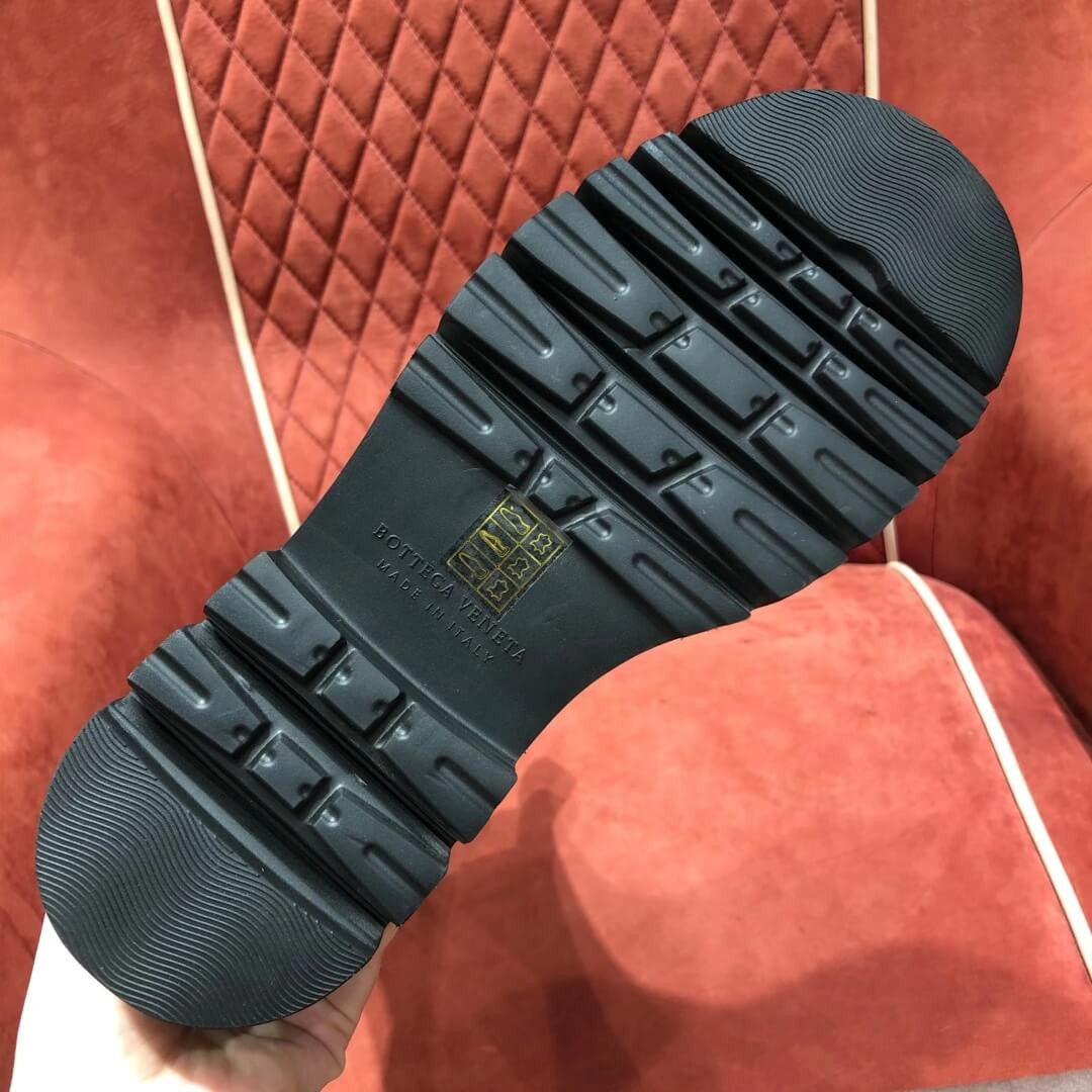 Bottega Veneta Black Medium The Tire Chelsea Boots 592045