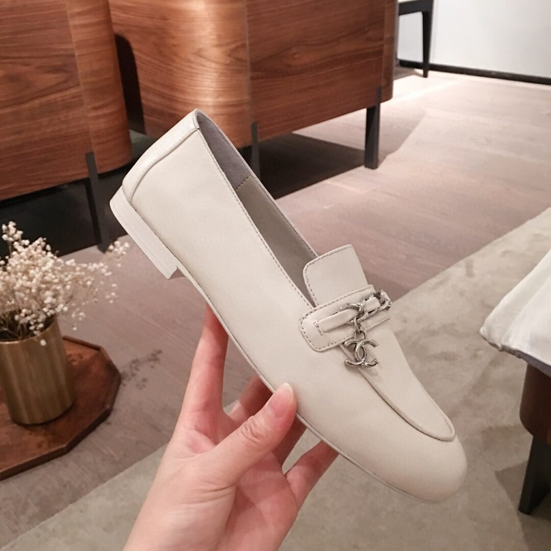 Chanel Chain Logo Lambskin Leather Loafers G403471