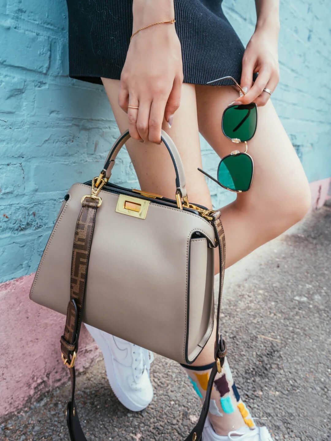 Fendi Peekaboo Iconic Essentially 8BN302