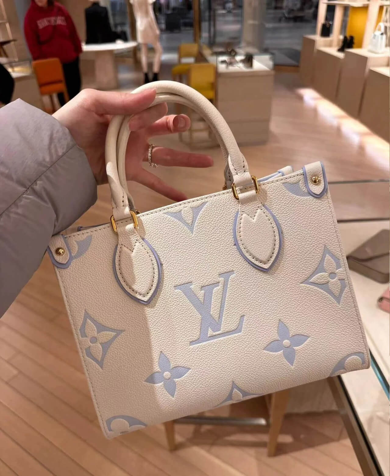 Louis Vuitton OnTheGo PM M46833 Latte Candy Blue