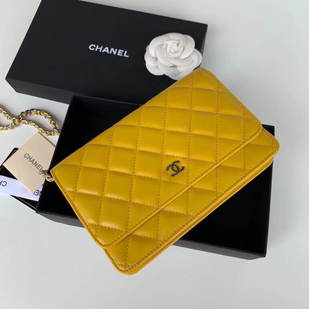 Chanel Classic Lambskin Wallet On Chain WOC AP0250