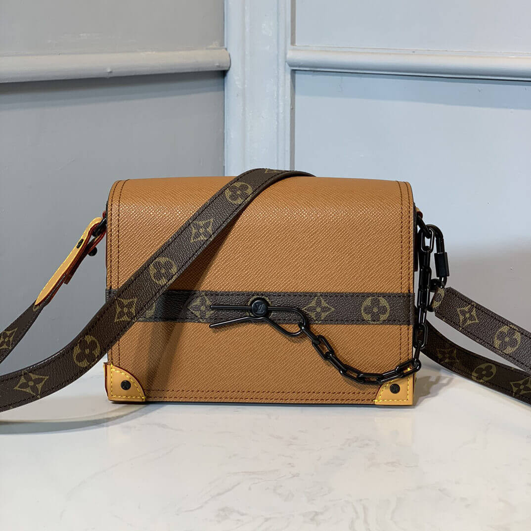 Louis Vuitton Flap Messenger Bag M30717 M30718