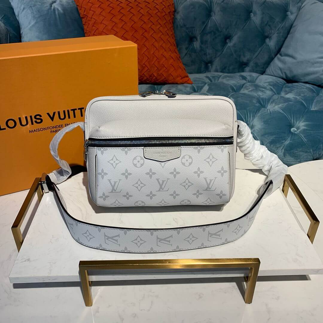 Louis Vuitton Outdoor Messenger M30243