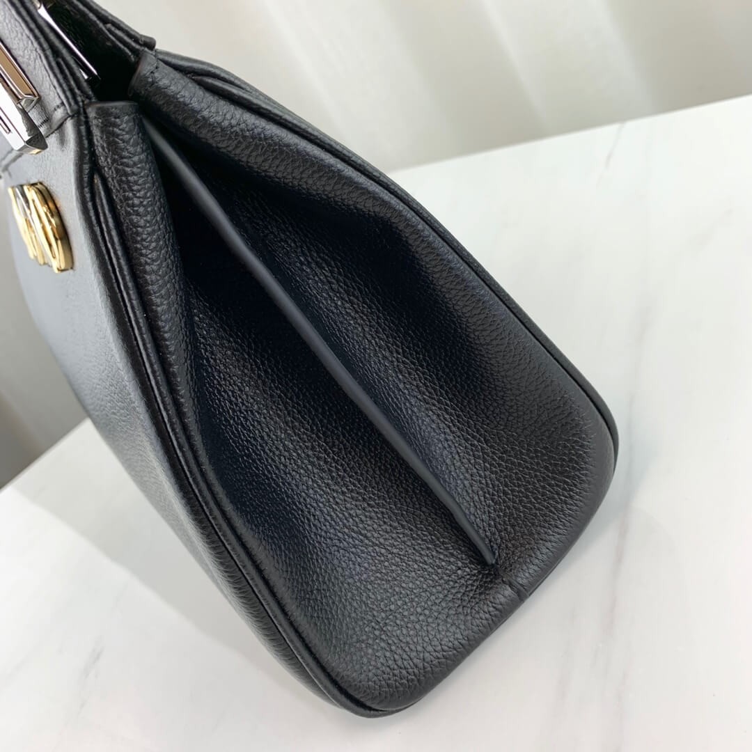 Gucci Zumi Grainy Leather Small Top Handle Bag 569712