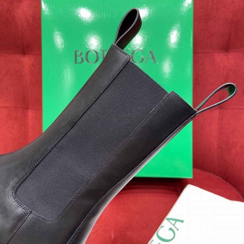 Bottega Veneta Black Lug Boots in Calfskin 592045