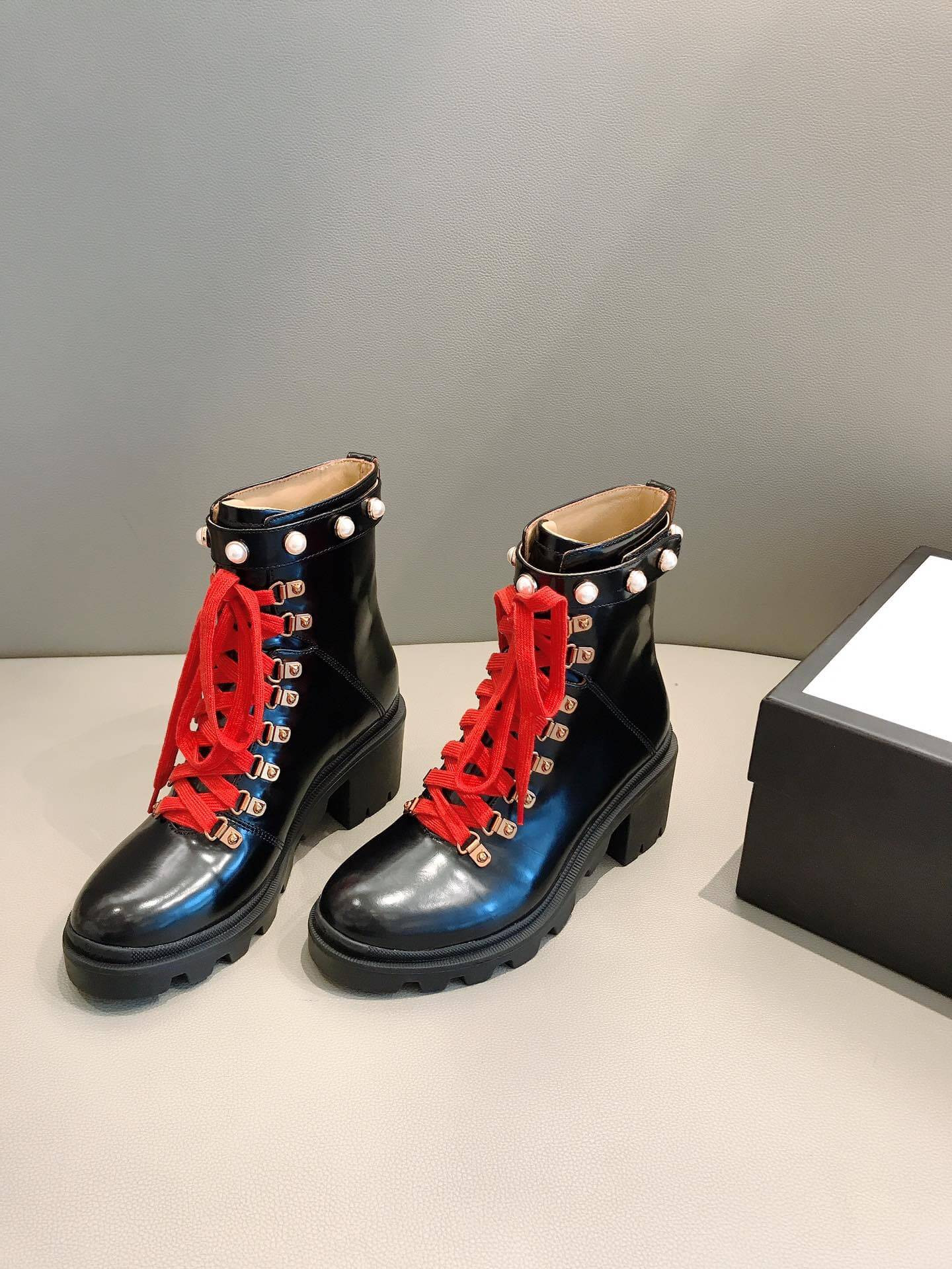 Gucci Leather Ankle Boot 497372