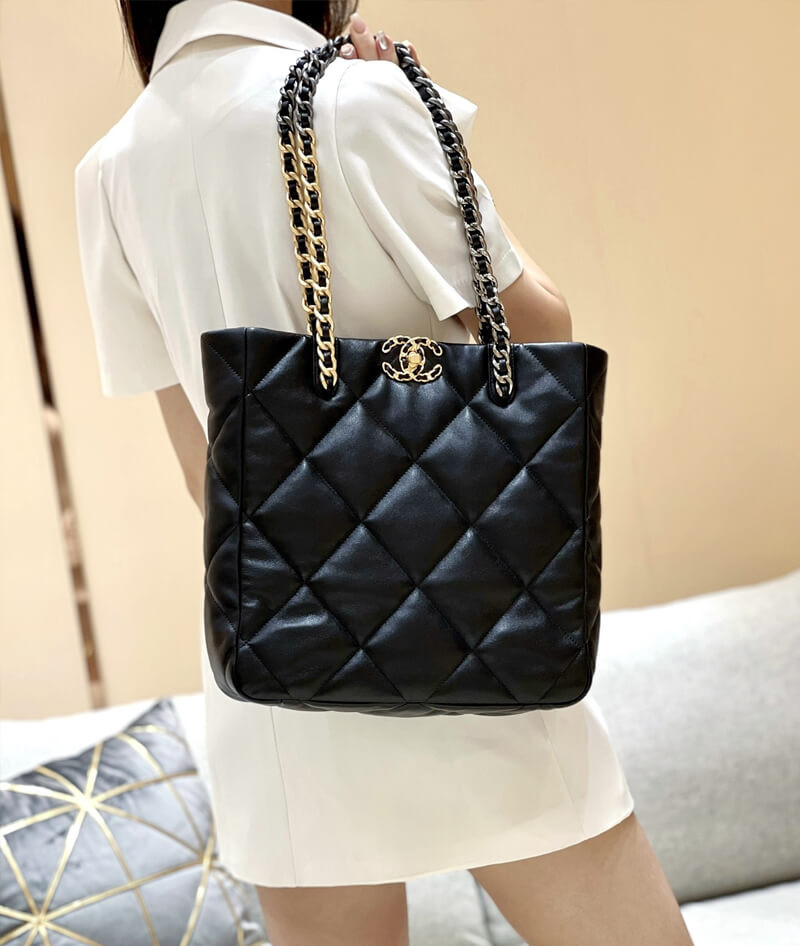 Chanel 19 Shopping Bag Lambskin AS3519