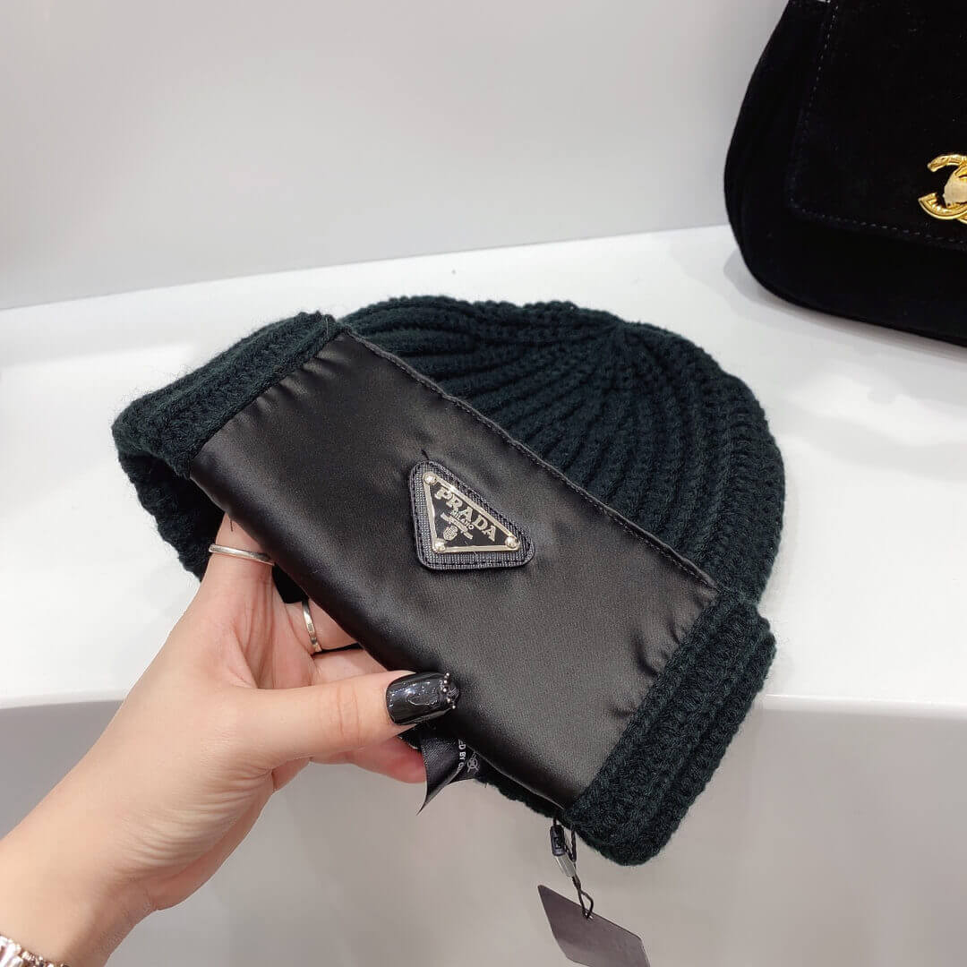 Prada Logo Rib-Knit Beanie Hat 2HC139
