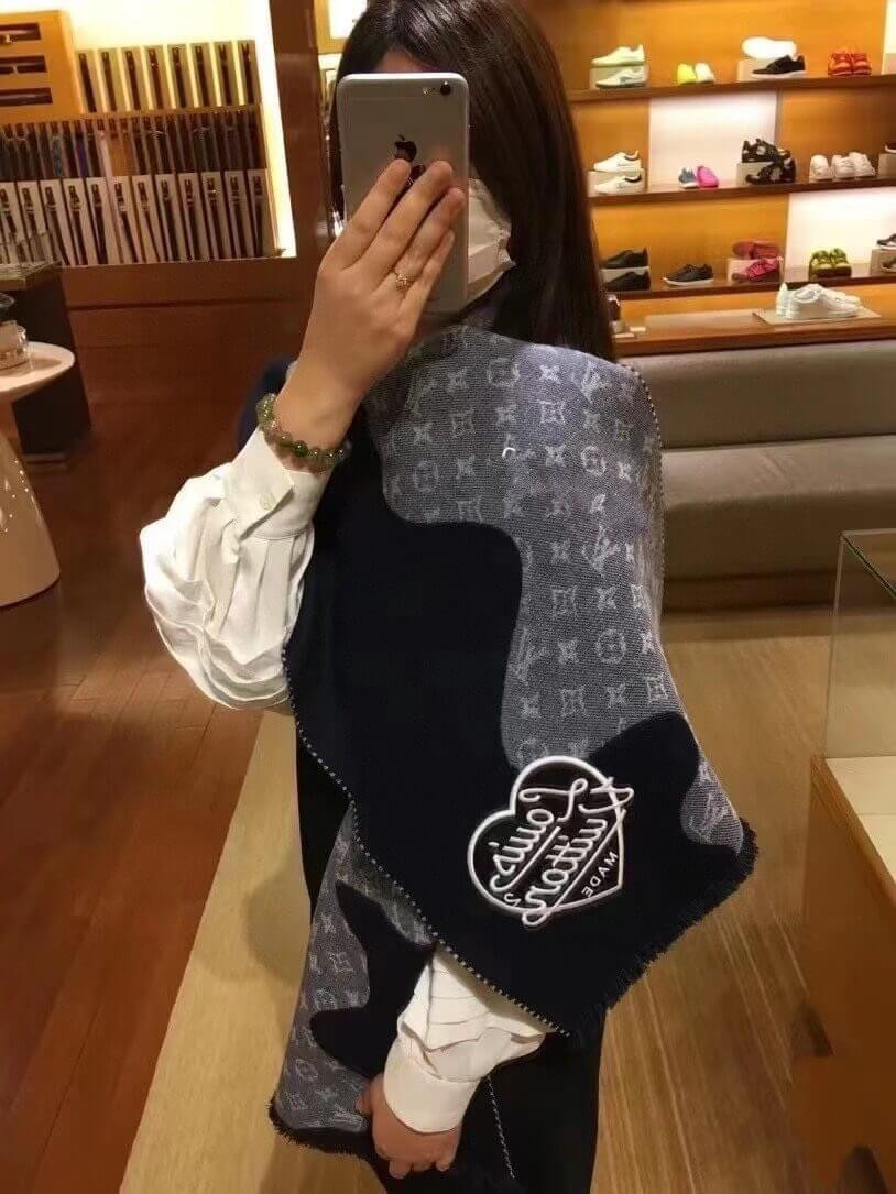 Louis Vuitton Monogram Drip Scarf MP3255 Blue