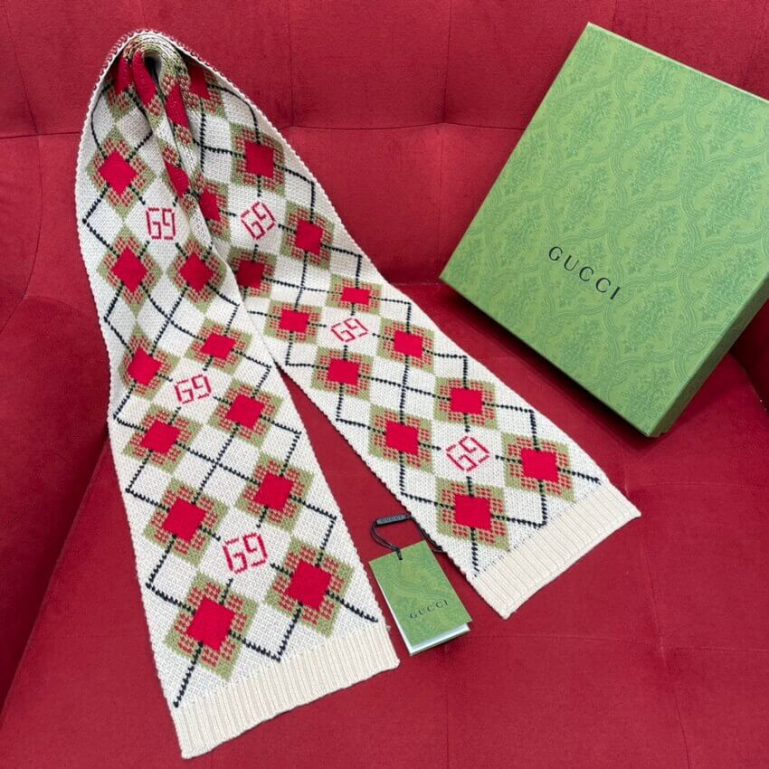 Gucci GG Argyle Wool Scarf 660631