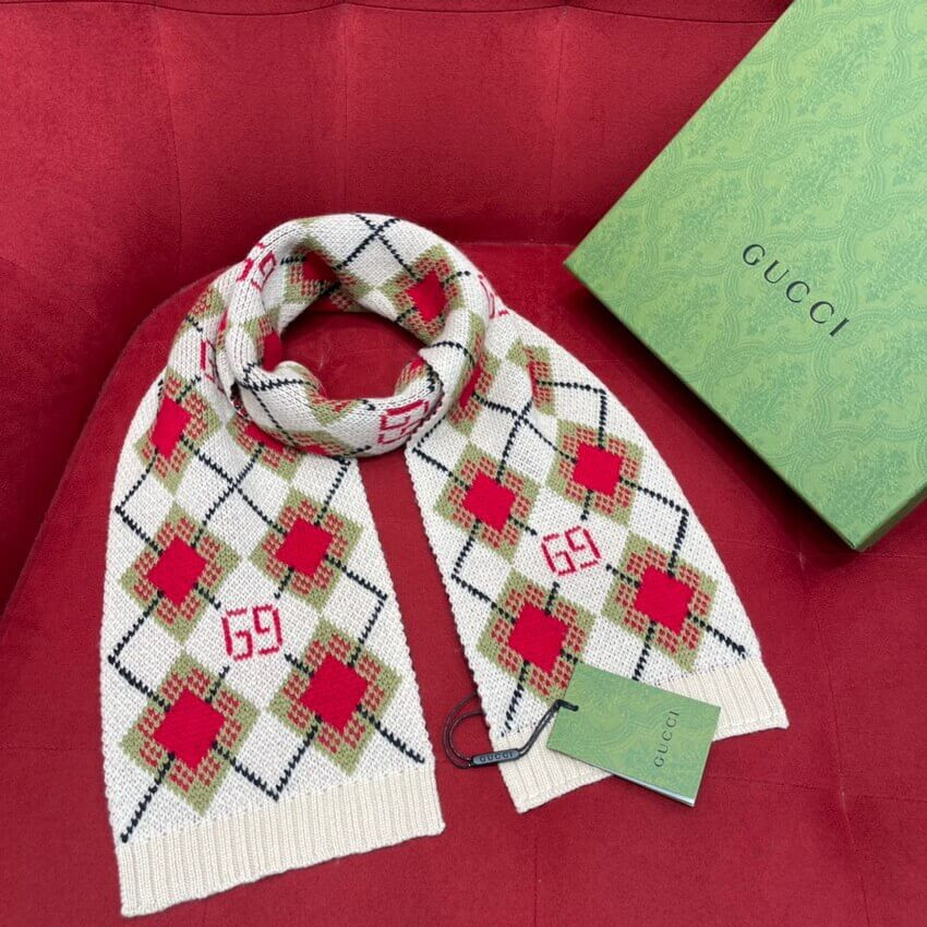 Gucci GG Argyle Wool Scarf 660631