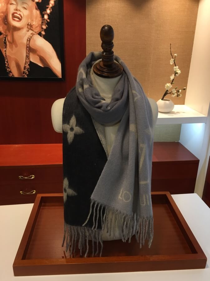 Louis Vuitton Heavy Monogram Cashmere Heavy Scarf M70868