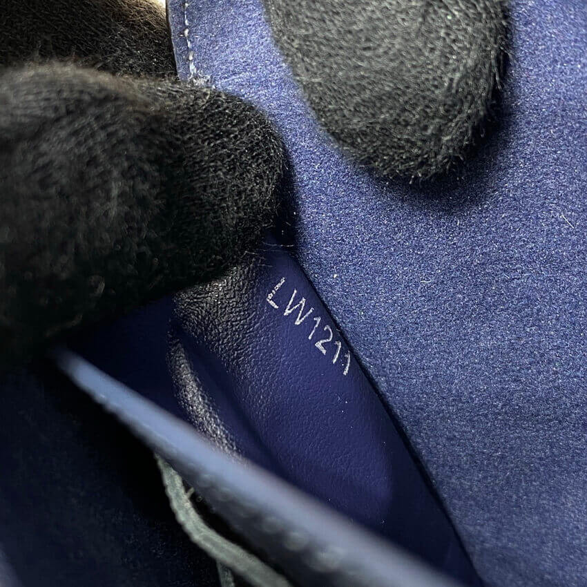 Louis Vuitton Vavin Chain Wallet M59077 Navy Nacre