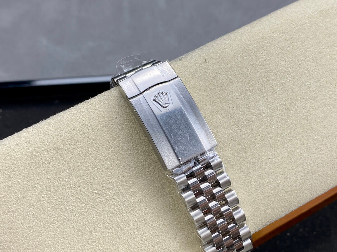 Rolex Datejust 41mm Green Motif Dial Jubilee Stainless Steel Automatic Fluted Bezel