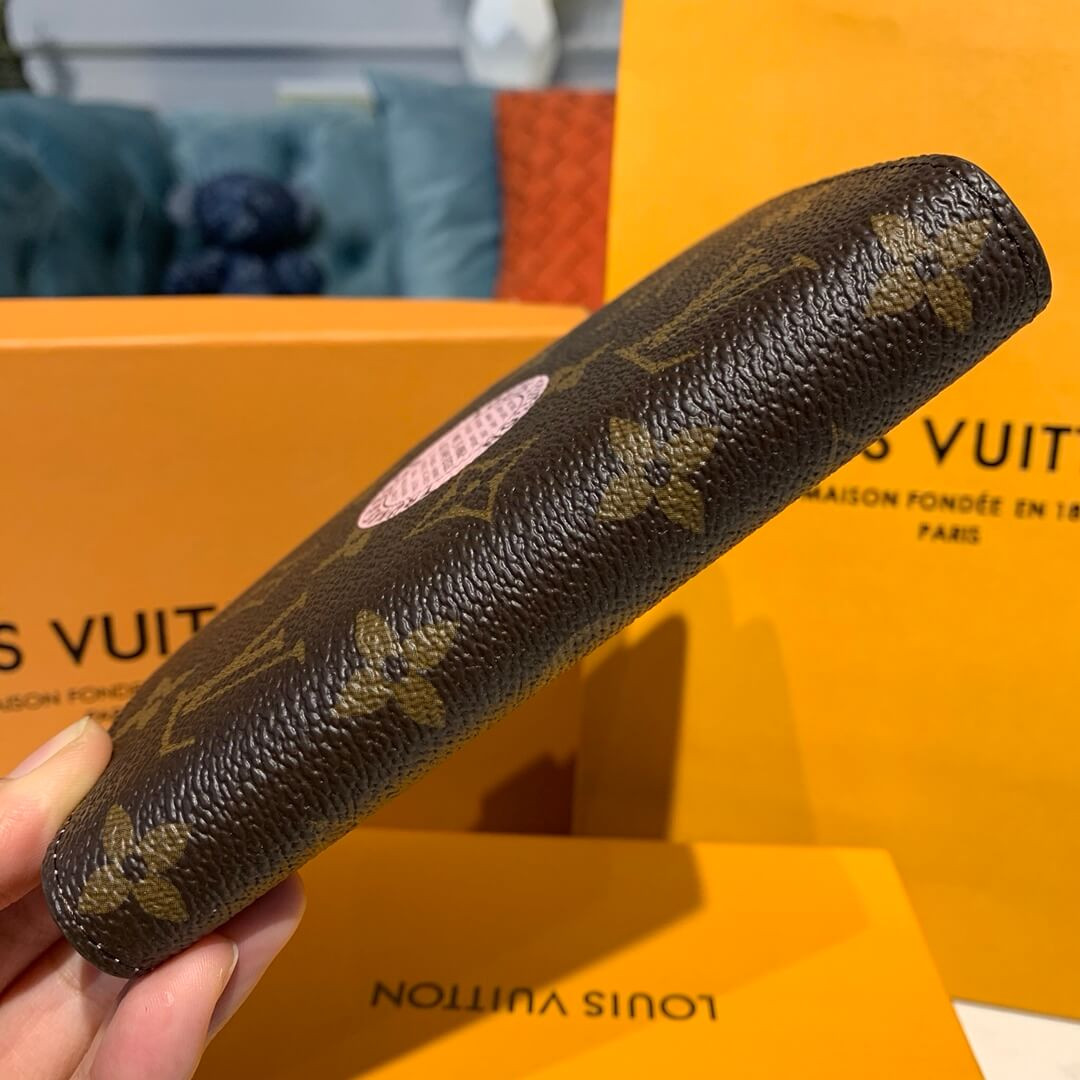 Louis Vuitton Limited Edition Tokyo Small Ring Agenda Cover R20005