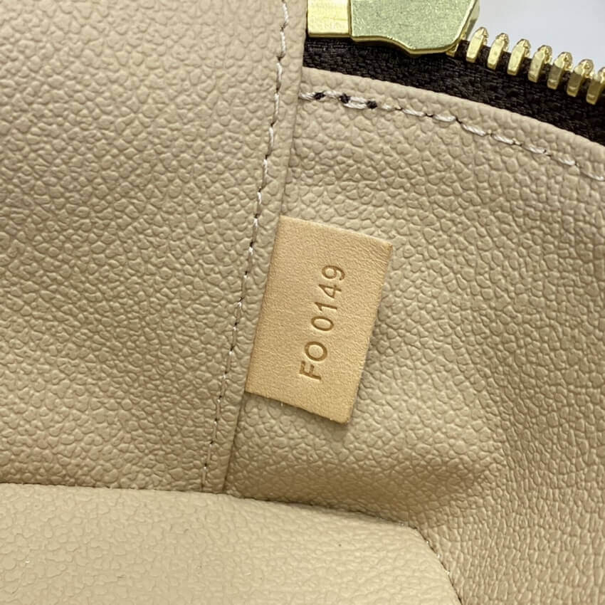 Louis Vuitton Monogram Canvas Nice Mano Toiletry Pouch M44936