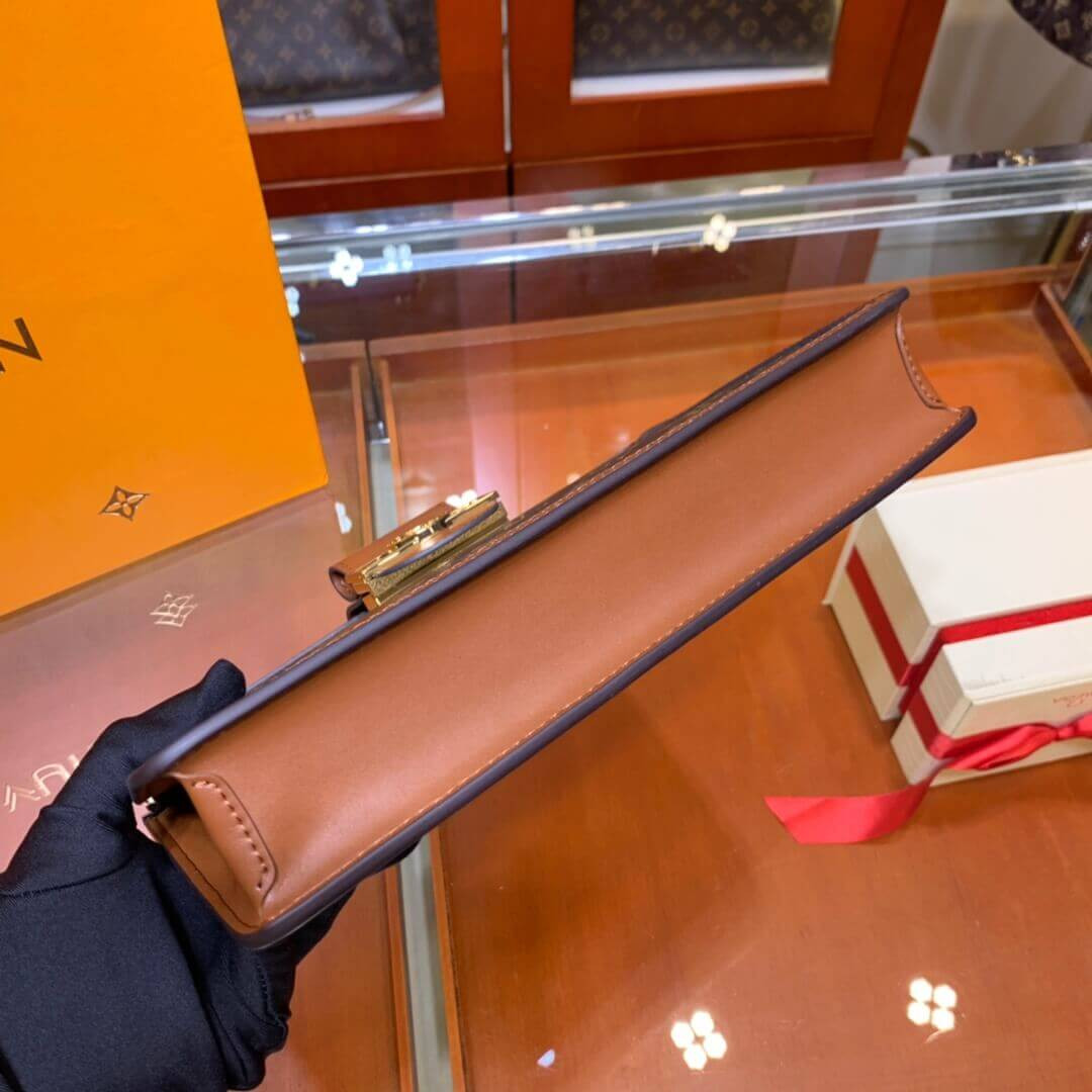 Louis Vuitton Pochette Dauphine M69184