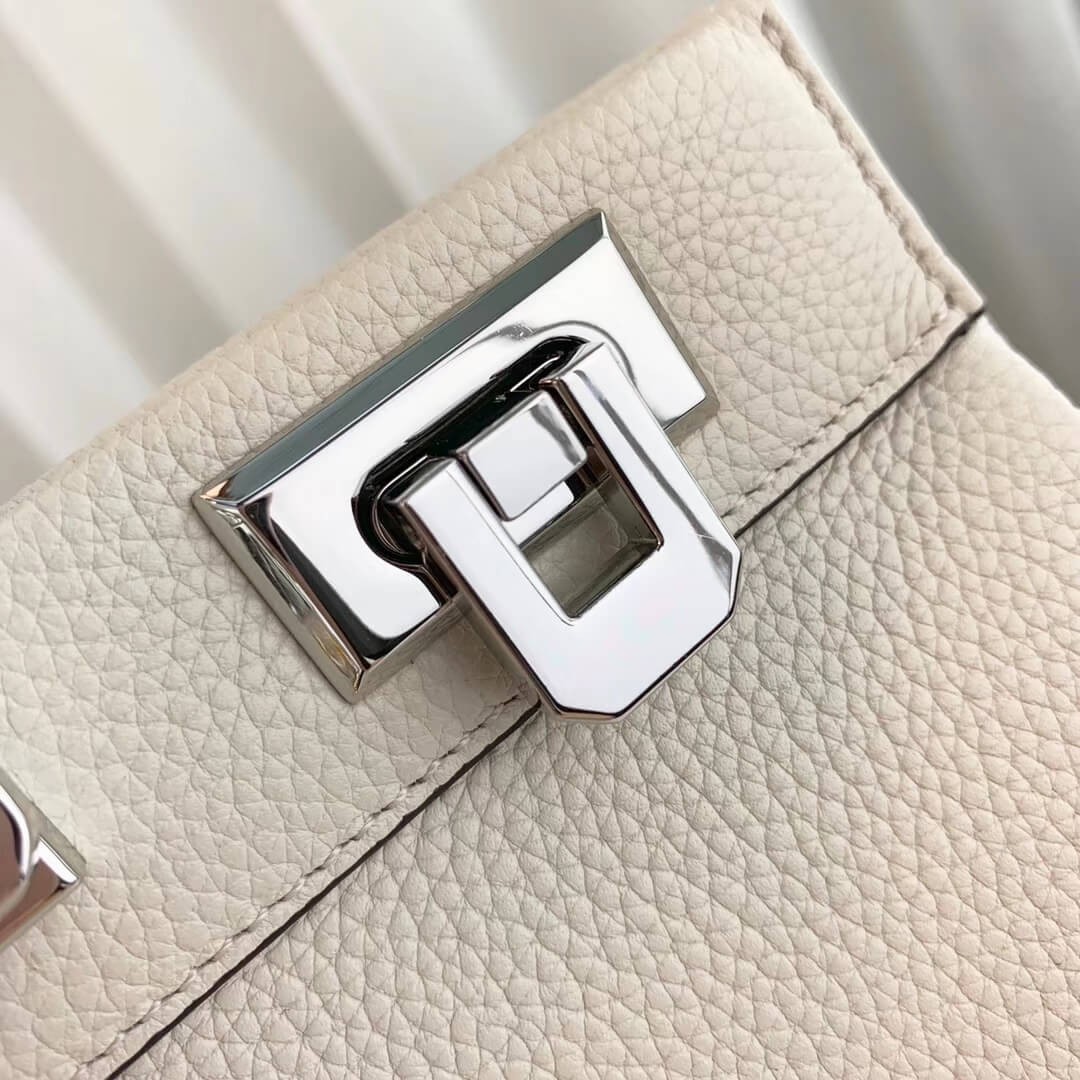 Gucci Zumi Grainy Leather Medium Top Handle Bag 564714